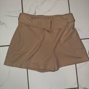 forever 21 tan shorts with belt